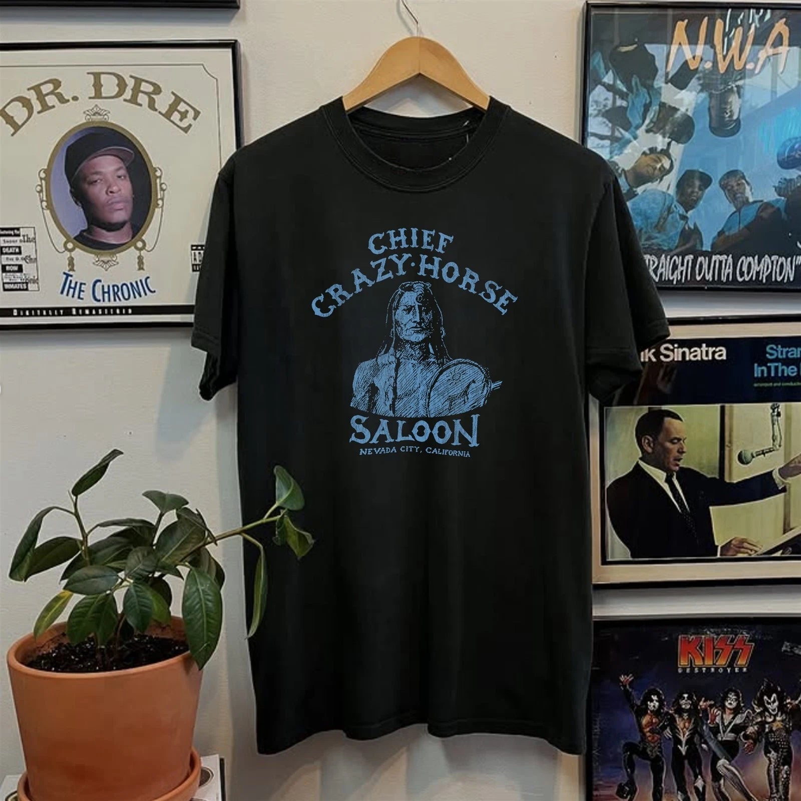 80s Chief Crazy Horse Saloon - Aged T-Shirt Black M