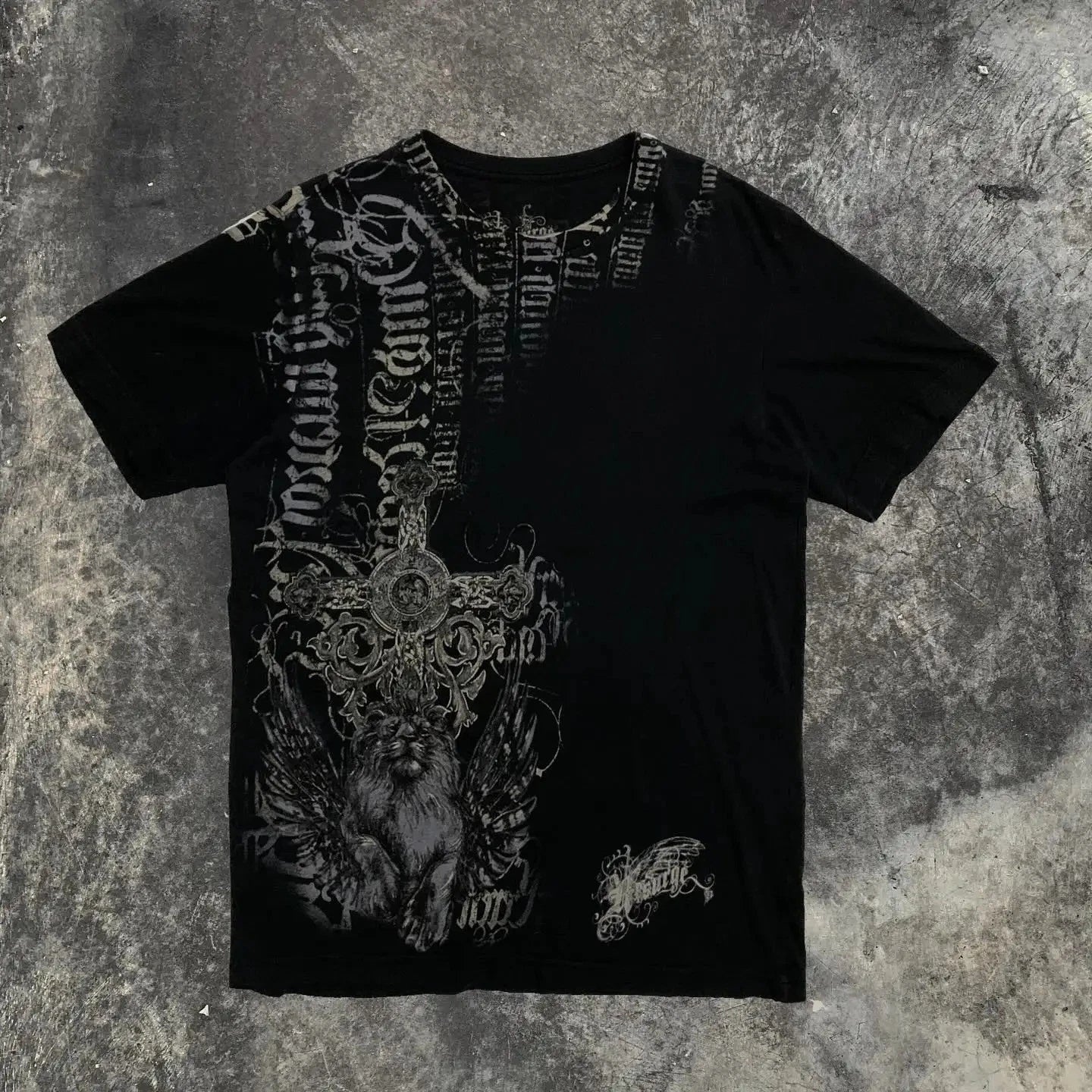 Southpole T Shirt Y2K Vintage Graphic Tee Distressed Oversized Gothic Streetwear